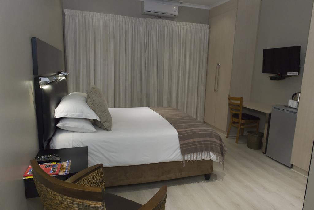 The Suburban Guest House ブルームフォンテーン 部屋 写真