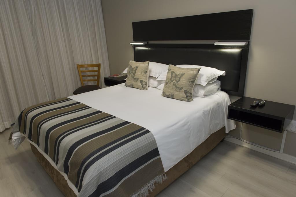 The Suburban Guest House ブルームフォンテーン 部屋 写真