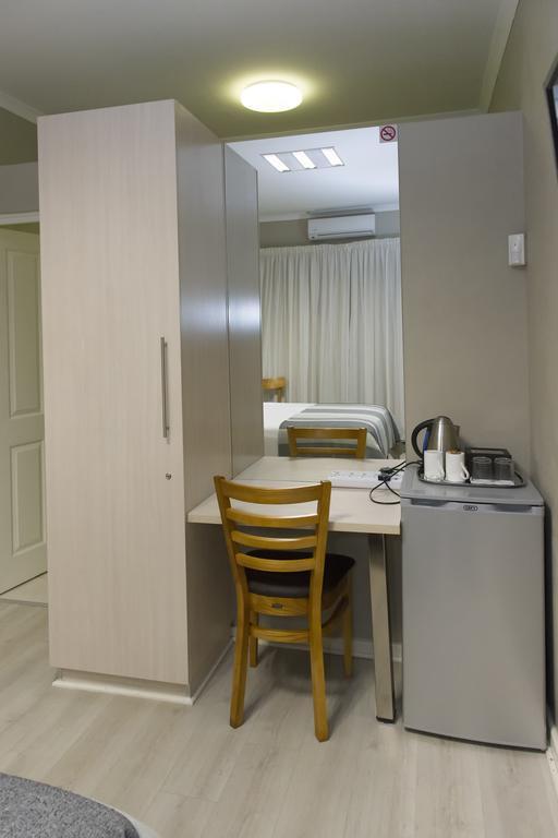 The Suburban Guest House ブルームフォンテーン 部屋 写真